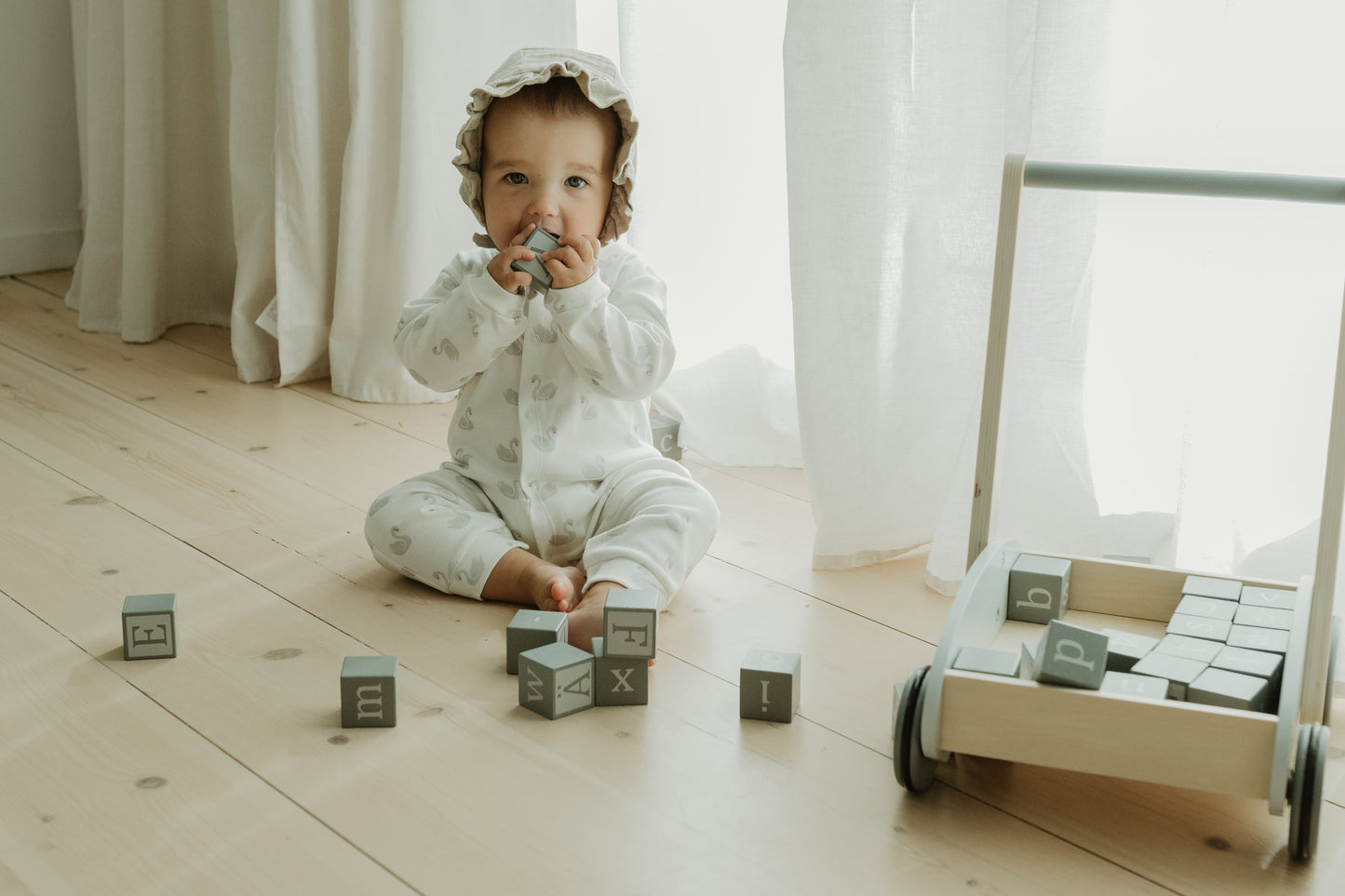 Lil´ Paradise Copenhagen Grey Swan jumpsuit Jumpsuit