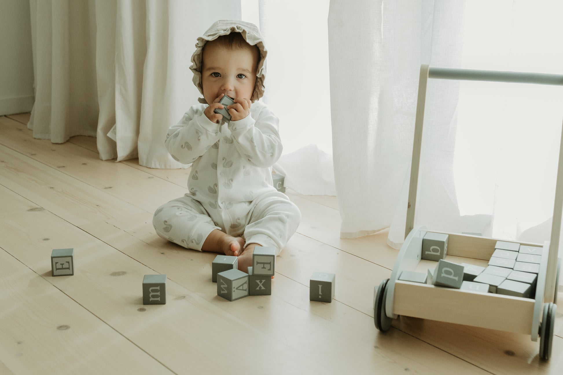 Lil´ Paradise Copenhagen Grey Swan jumpsuit Jumpsuit